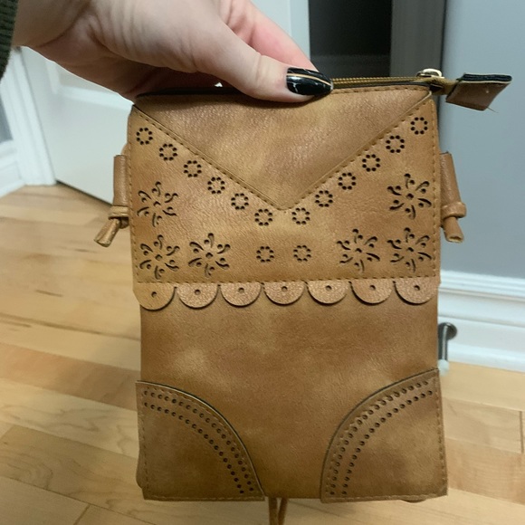 Purses - Picture 4 of 6